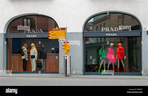 bilder von prada st. moritz|PRADA ST. MORITZ, Modehaus in St. Moritz .